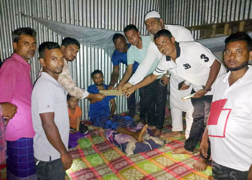 মুসলিম ব্লকে বাঘাইছড়ি বিএনপি পরিবারের পক্ষ থেকে আর্থিক সহায়তা প্রদান