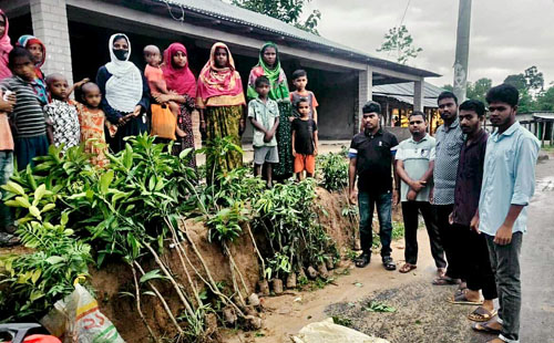 লংগদুতে পিসিসিপি’র বৃক্ষ বিতরণ কর্মসূ‌চি