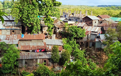 পাহাড় ধসের ঝুঁকিতে কাপ্তাই ৫শ পরিবার নিরাপদ আশ্রয়ে নিতে প্রশাসনের চেষ্টা