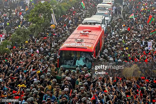 তারেক জিয়ার স্বদেশ প্রত্যাবর্তনে বিএনপির জনস্রোতে, উদ্বেগ উৎকন্ঠায় নিমজ্জিত