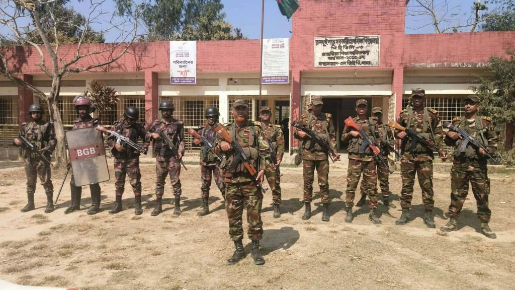 নির্বাচন উপলক্ষে টানা দুইদিন বন্ধ থাকার পর দিঘীনালায় আবারও জমে উঠেছে লারমা স্কোয়ার ঐতিহ্যবাহী সবজি বাজার