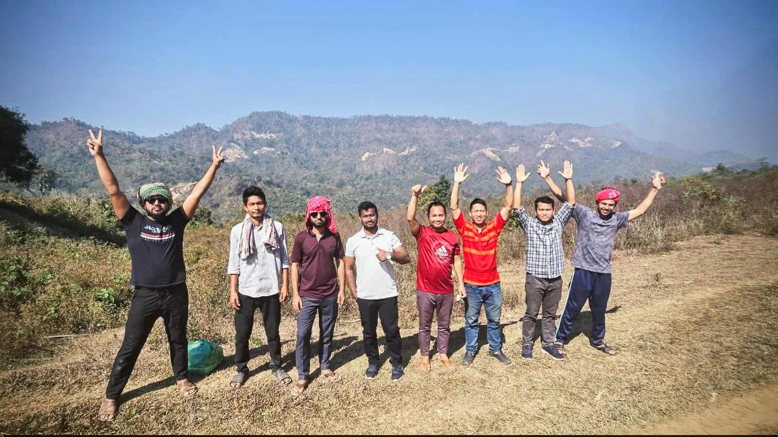 বিলাইছড়ির দুর্গম ৫ কেন্দ্রের জনবল ও সরঞ্জাম হেলিকপ্টারে পৌঁছালো সদরে