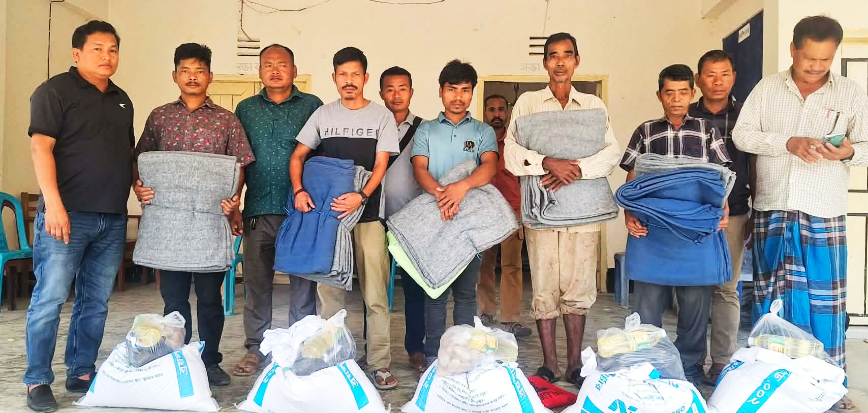 পার্বত্য মন্ত্রী এ্যাড. দীপেন এঁর নির্দেশে পানছড়িতে অগ্নিকান্ডে ক্ষতিগ্রস্থদের পাশে মানবিক সাহায্য