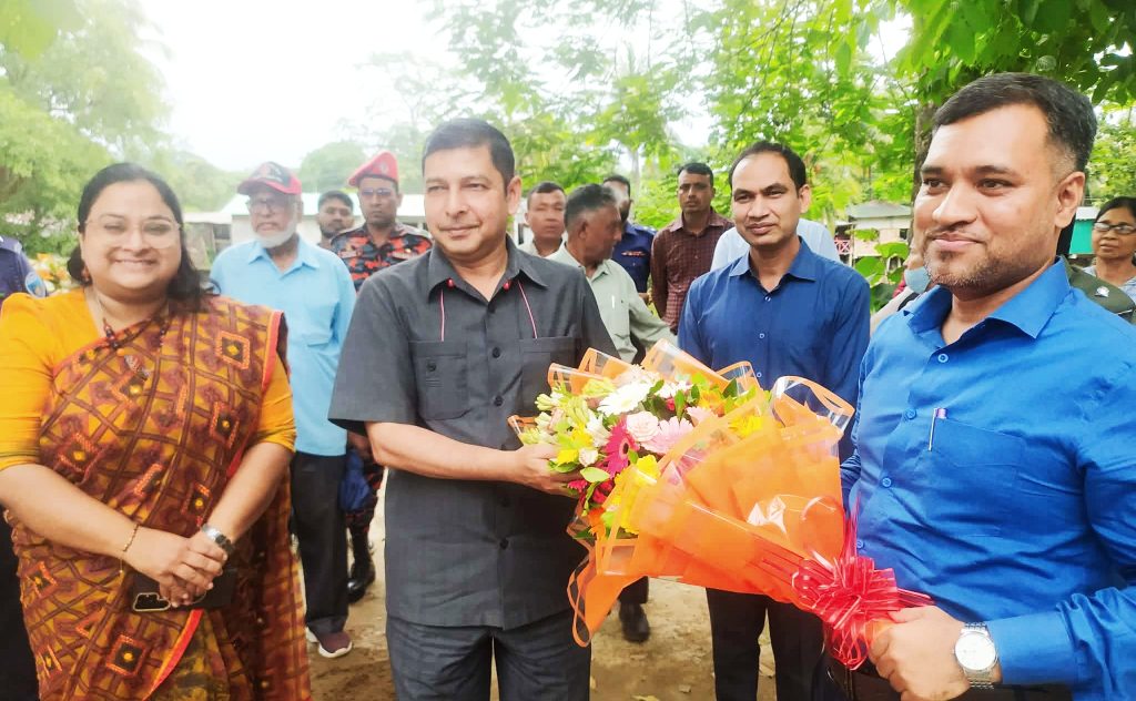 রাজস্থলীতে পরিদর্শনে আসেন চট্টগ্রাম বিভাগীয় কমিশনার ডক্টর জিয়াউদ্দিন