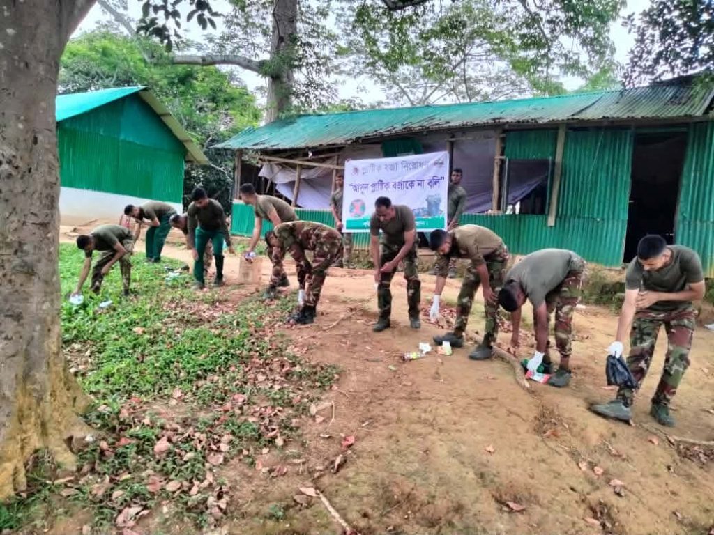 মানিকছড়িতে আবদুল জব্বার মেম্বার স্মৃতি ফুটবল টুর্নামেন্টের গ্র্যান্ড ফাইনাল খেলা অনুষ্ঠিত