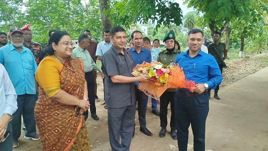 রাজস্থলী উপজেলা পরিদর্শনে বিভাগীয় কমিশনার ড. জিয়া উদ্দিন ; উন্নয়ন কার্যক্রমে সন্তোষ, সমস্যা সমাধানের আশ্বাস