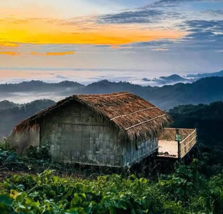 পার্বত্য চট্টগ্রাম পাহাড়ি জনগোষ্ঠীর একটি সংগ্রামী জীবন বাস্তব বৈচিত্র্যের রূপ পরিবর্তনের আশা