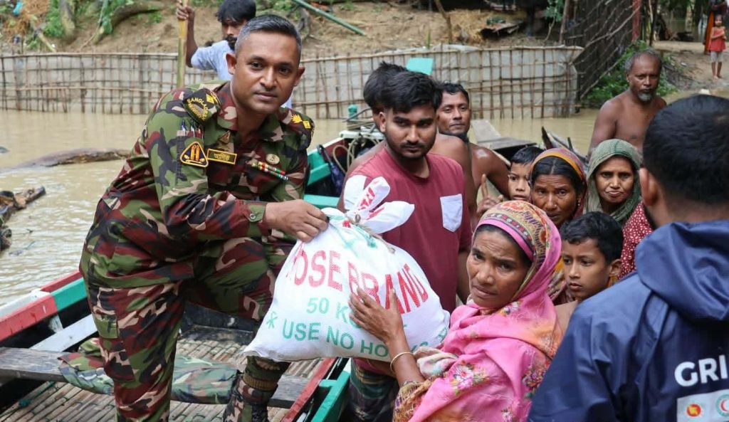নিদ্রাহীন রাত কাপ্তাইবাসীর: রিটার্নিং ওয়াল না থাকায় সড়ক ও বসতভিটা ধসের মুখে