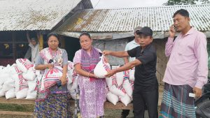 দীঘিনালায় বন্যাদুর্গত দুই শতাধিক পরিবারের মাঝে ত্রাণ বিতরণ করল ইউপিডিএফ (গণতান্ত্রিক)