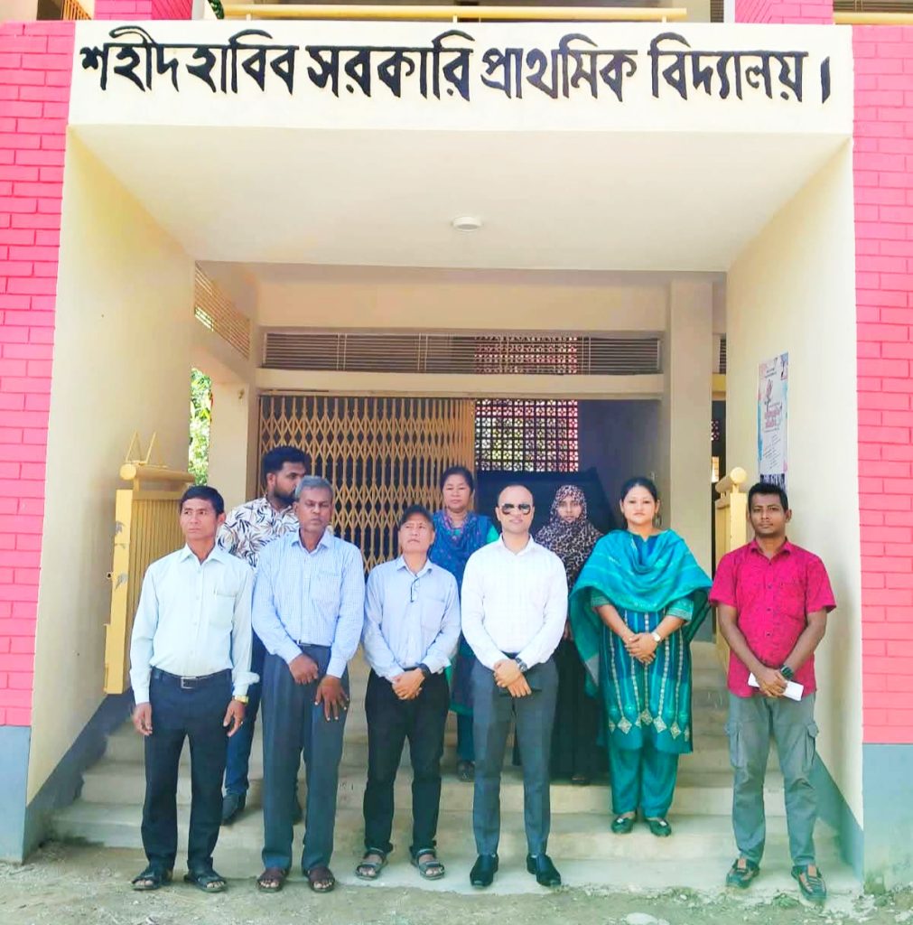 দীঘিনালায় লারমা স্কয়ার থেকে উপজেলা সড়কের বেহাল দশা চরম দুর্ভোগে গর্ভবতী নারীরা