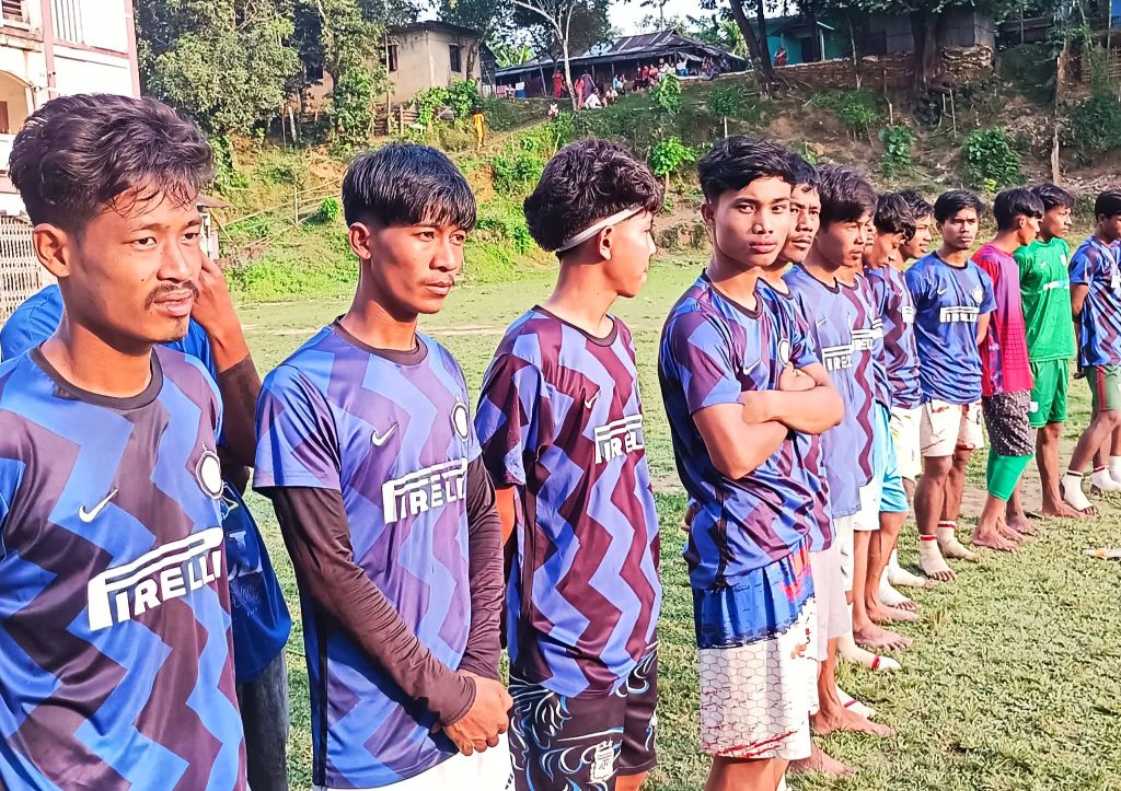 বাঘাইছড়ির সাজেক থেকে ফেরার পথে চাঁদের গাড়ি দুর্ঘটনায় আহত ৭ পর্যটক