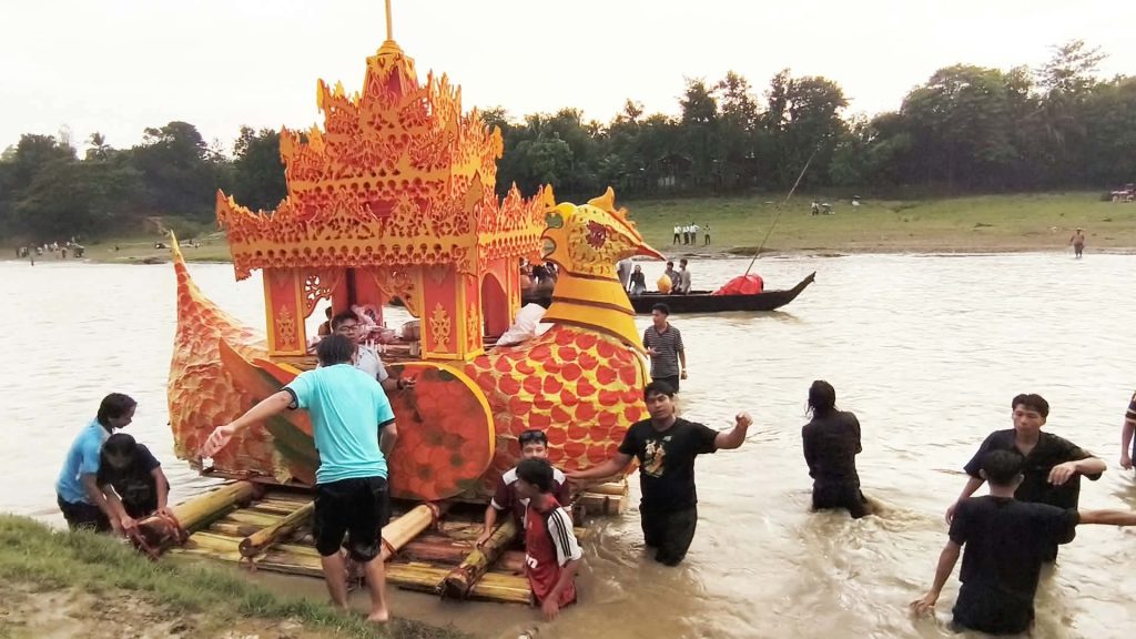 গোবিন্দগঞ্জে পৈতৃক সম্পত্তি আত্মসাতের অভিযোগে এতিম ভাই-বোনের সংবাদ সম্মেলন